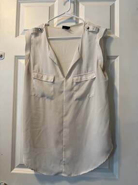 Mossimo White Sleeveless Utility Blouse with Shoulder Tabs and Dual Pockets